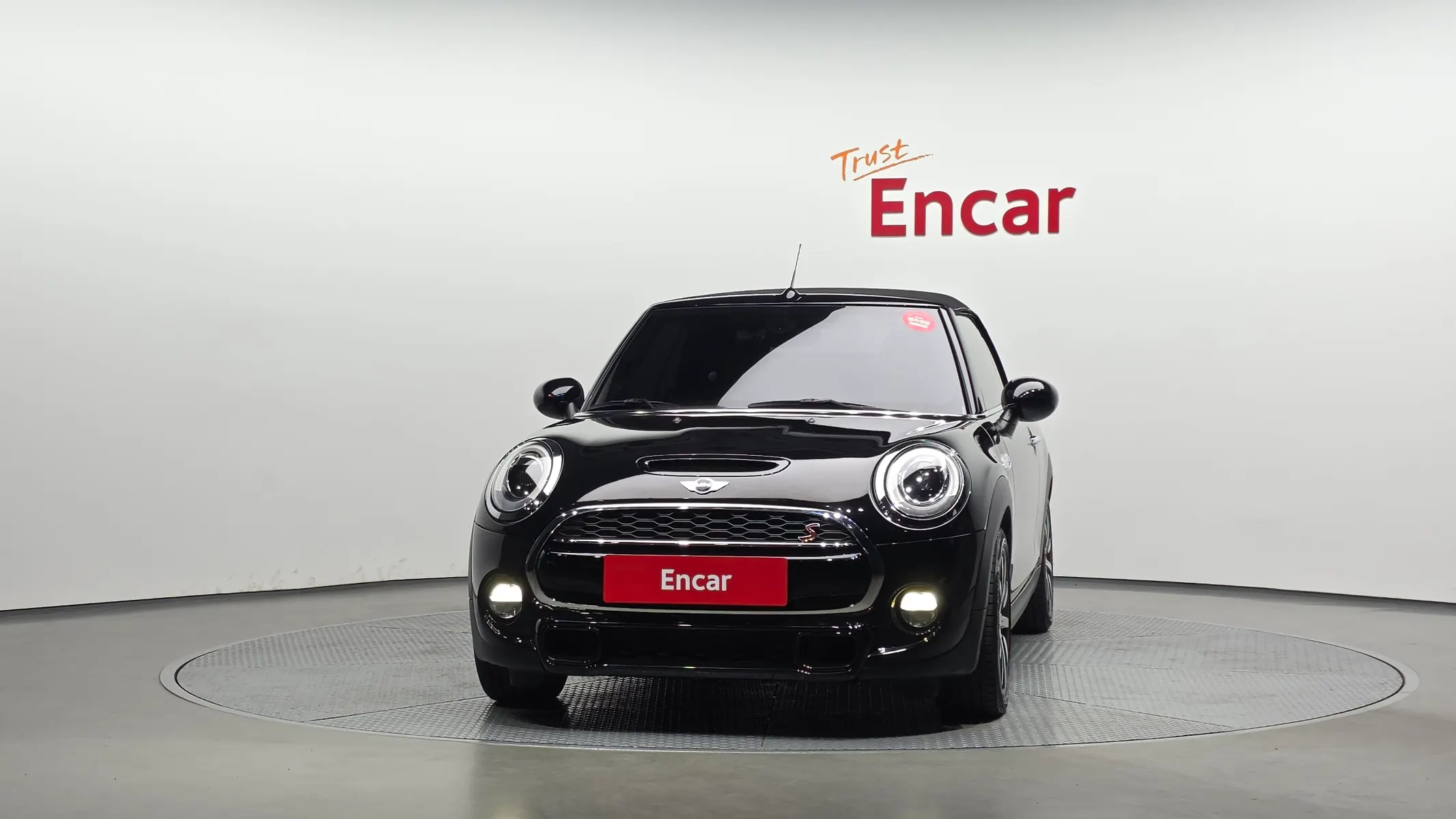 MINI S Convertible 2018 2/5