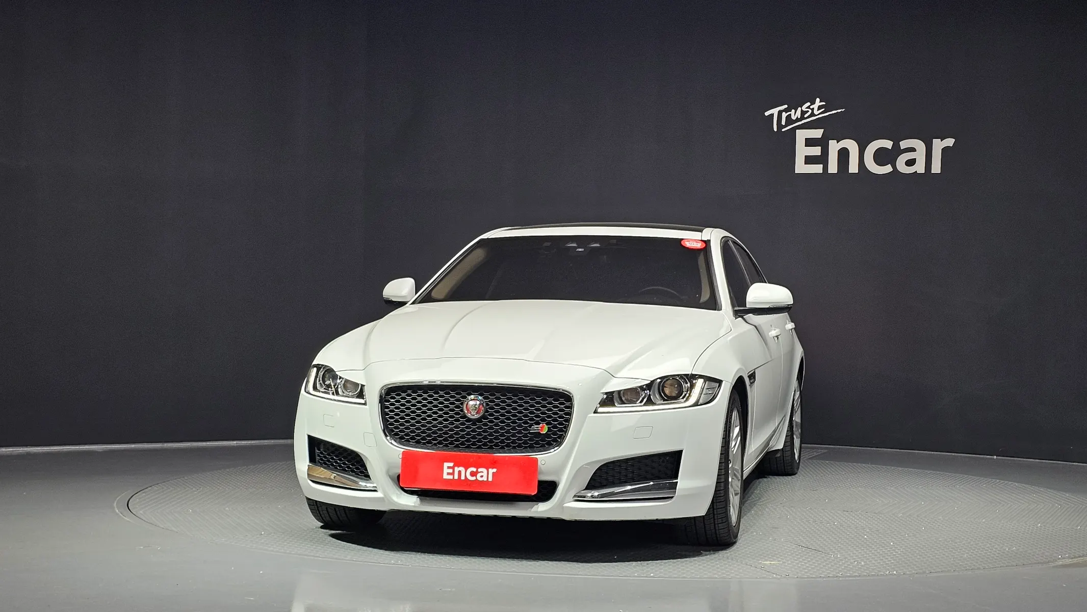 Jaguar XF (X260) 25t 2018 2/5