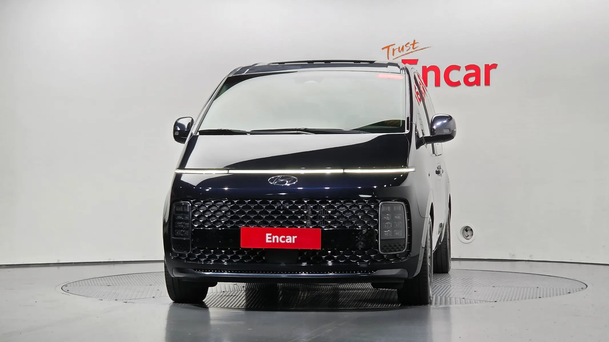 Hyundai Staria 9 2022 2/5