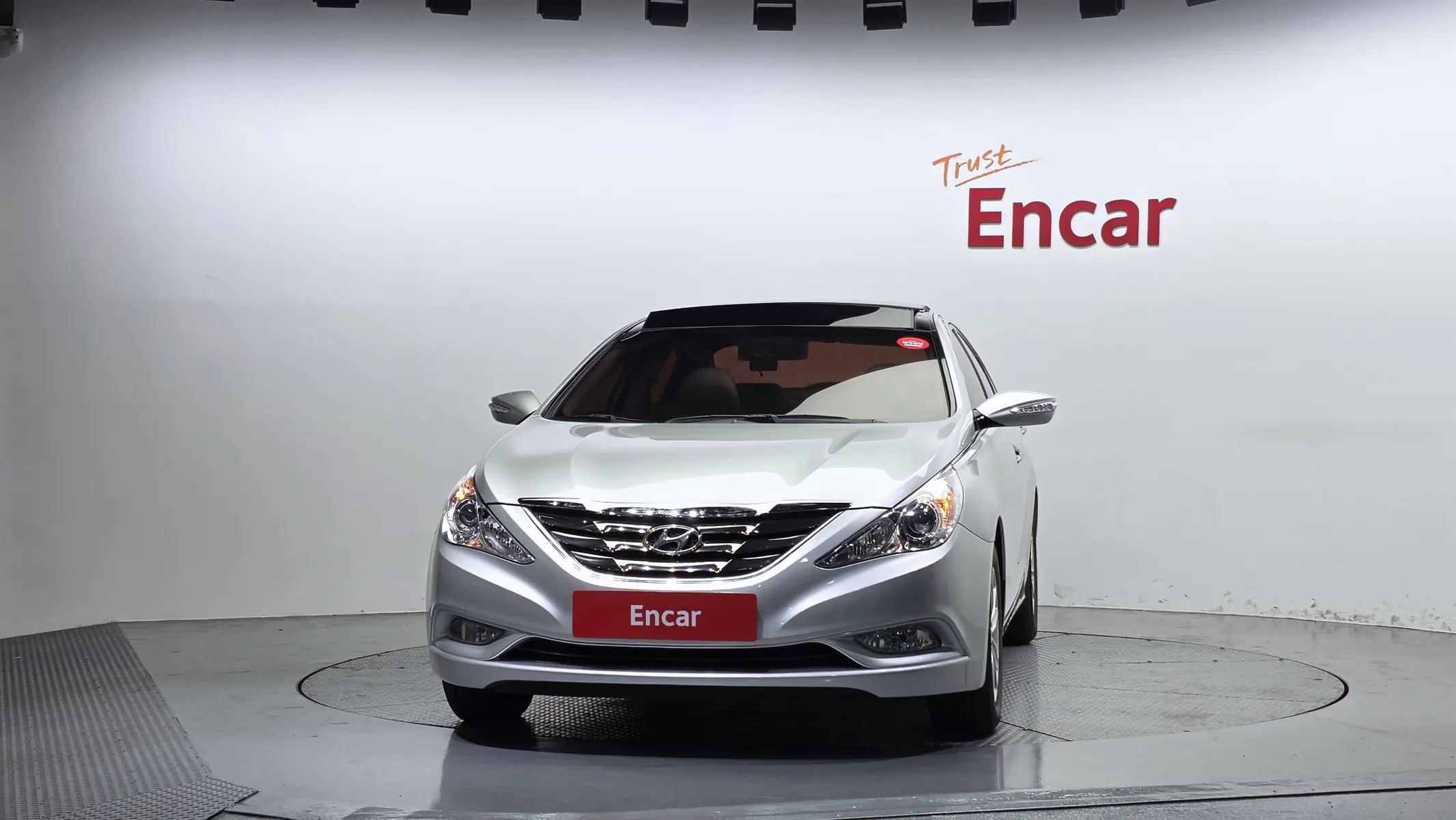 Hyundai YF Y20 2009 2/5