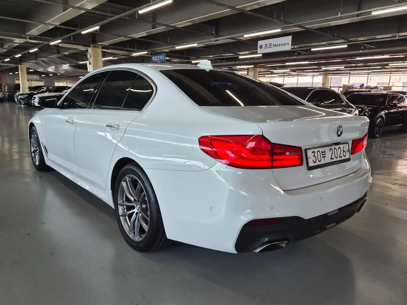 BMW 5 Series (G30) 530i M 2018 2/21