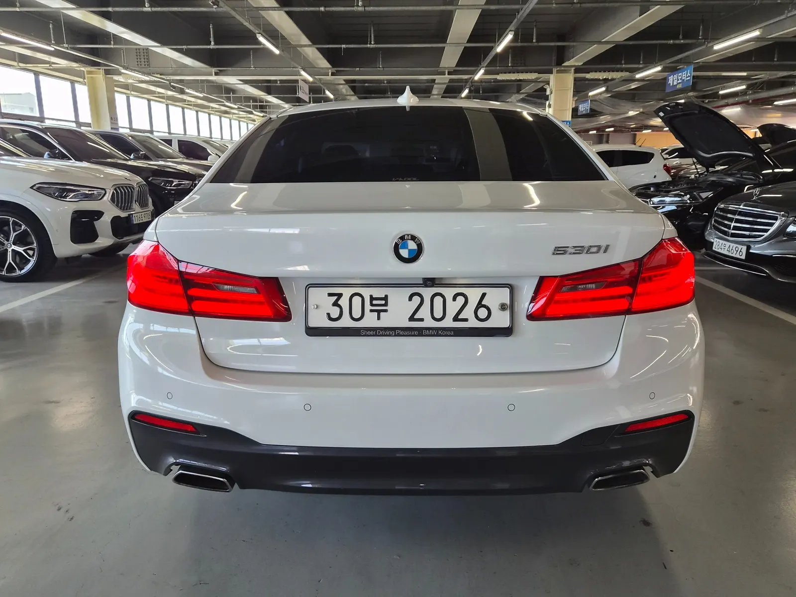 BMW 5 Series (G30) 530i M 2018 3/21