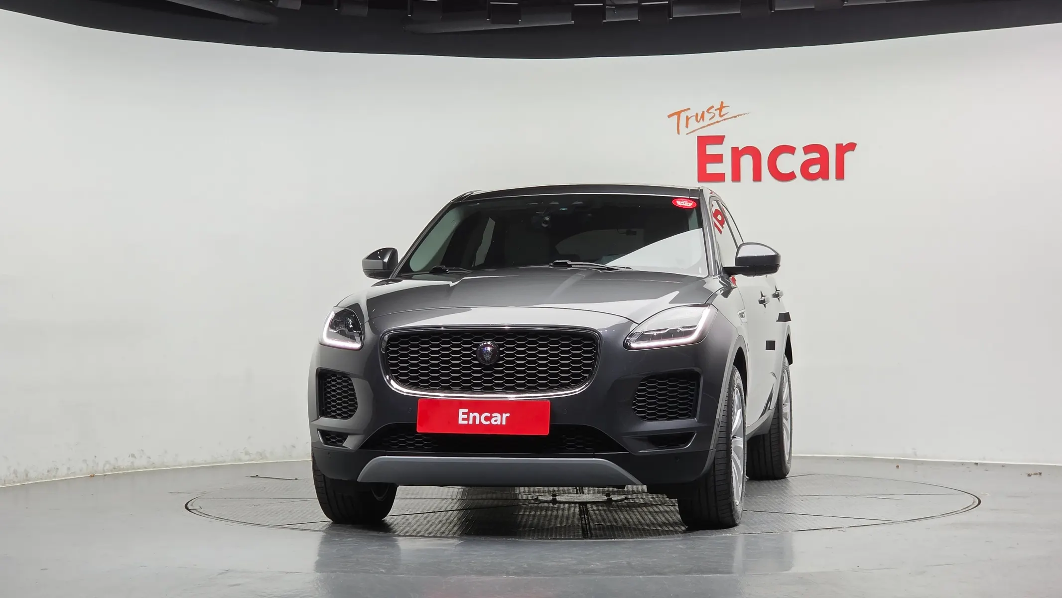 Jaguar E-PACE P250 SE 2018 2/5
