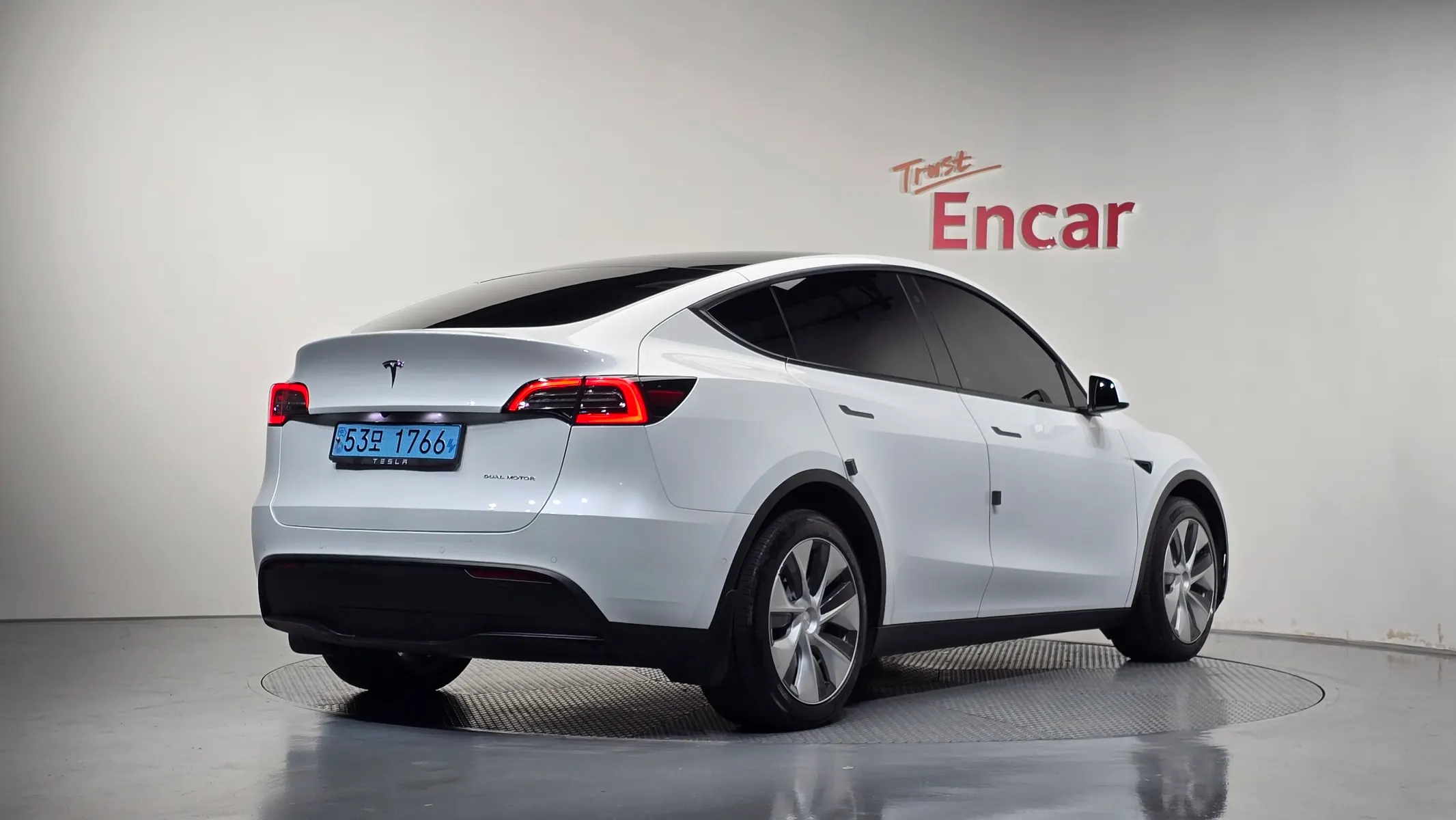 Tesla Y AWD 2022 2/37