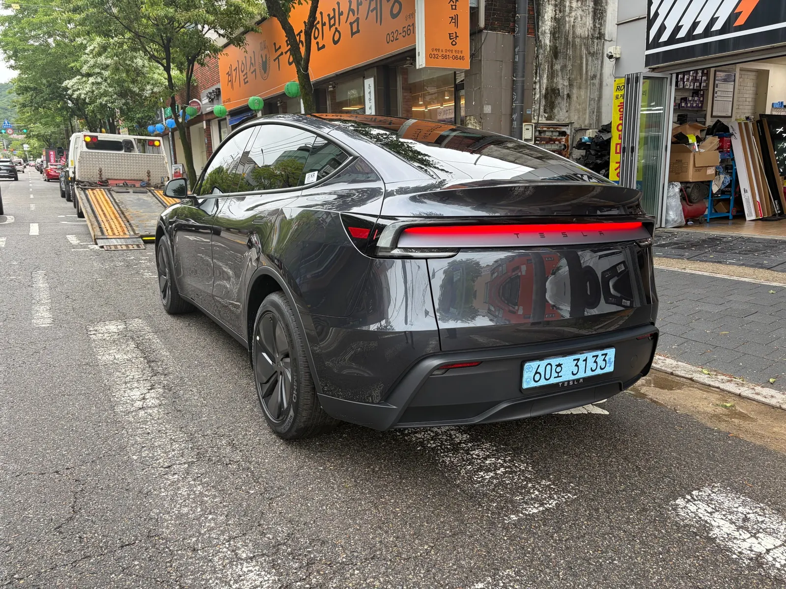 Tesla Y RWD 2026 4/5