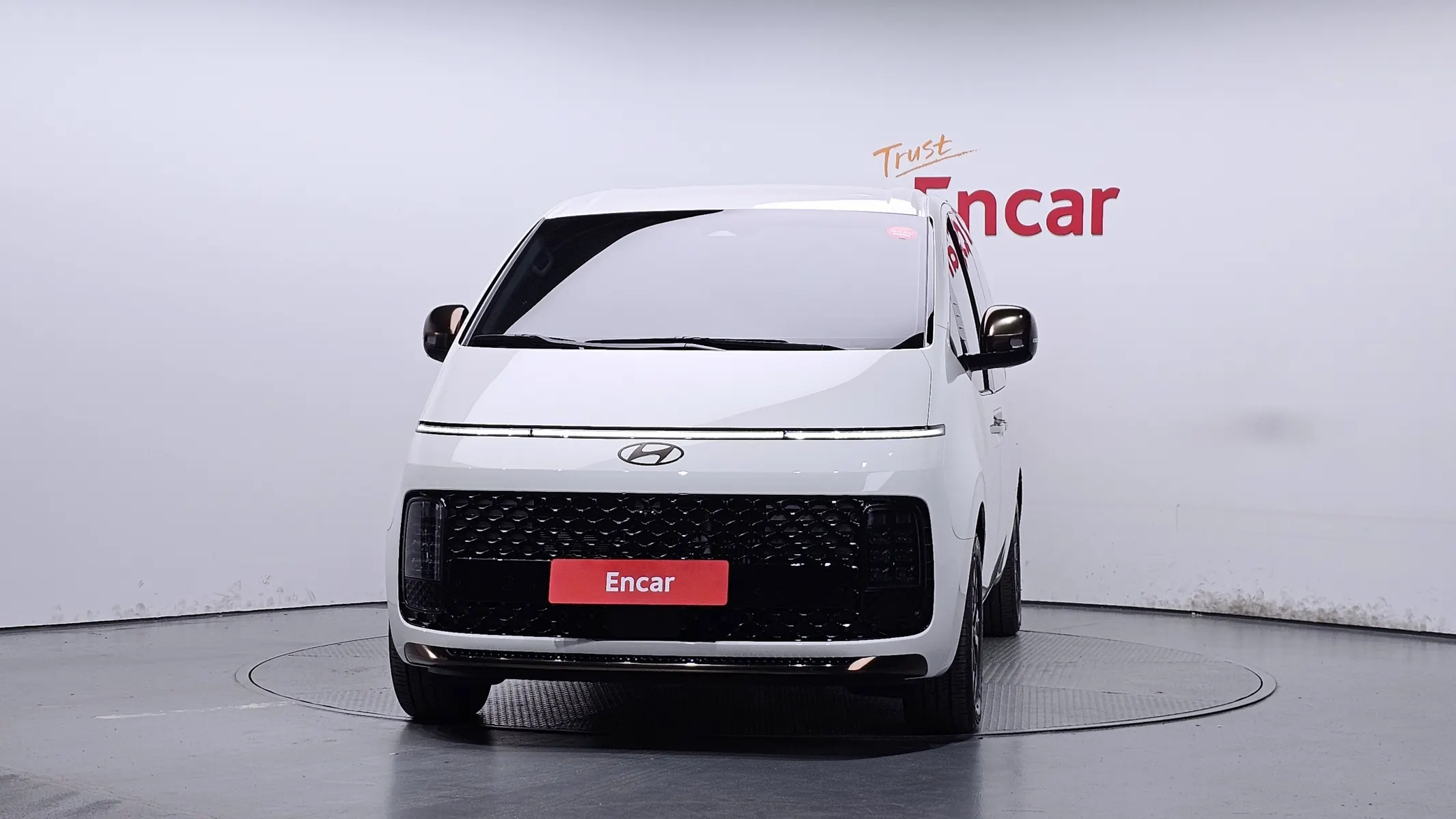 Hyundai Staria HEV 1.6 9 2025 2/5