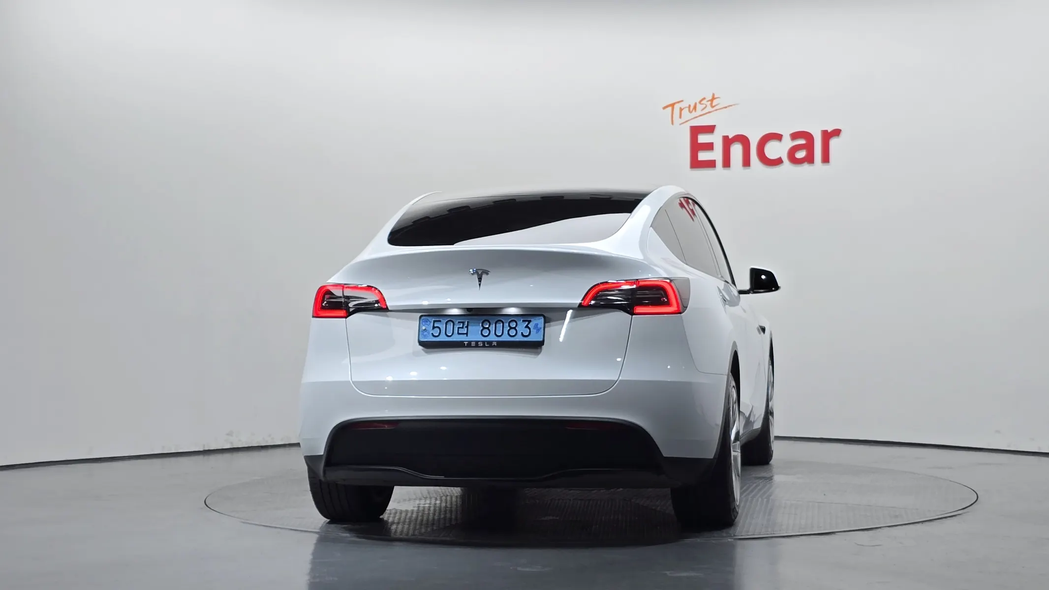 Tesla Y RWD 2024 3/5