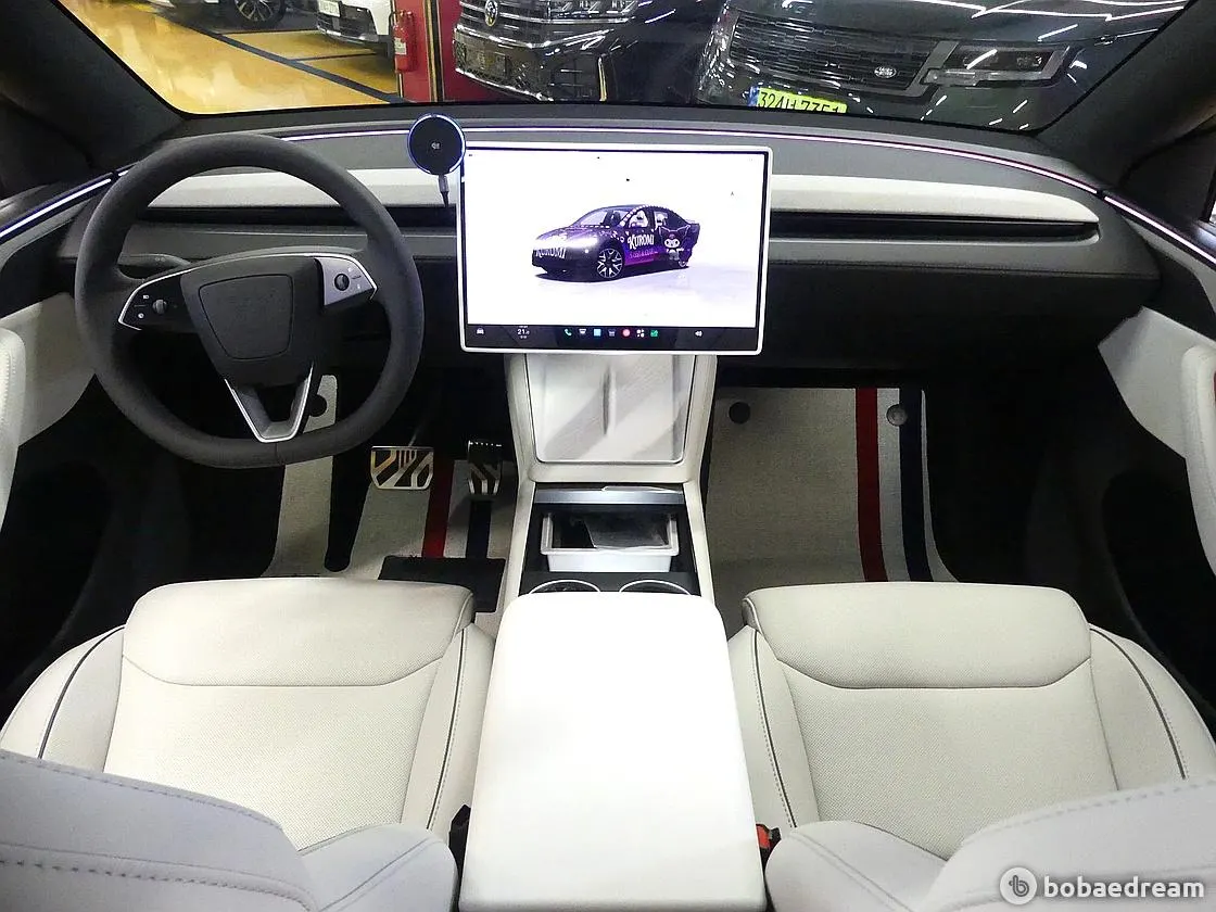 Tesla Y L AWD 2026 3/5