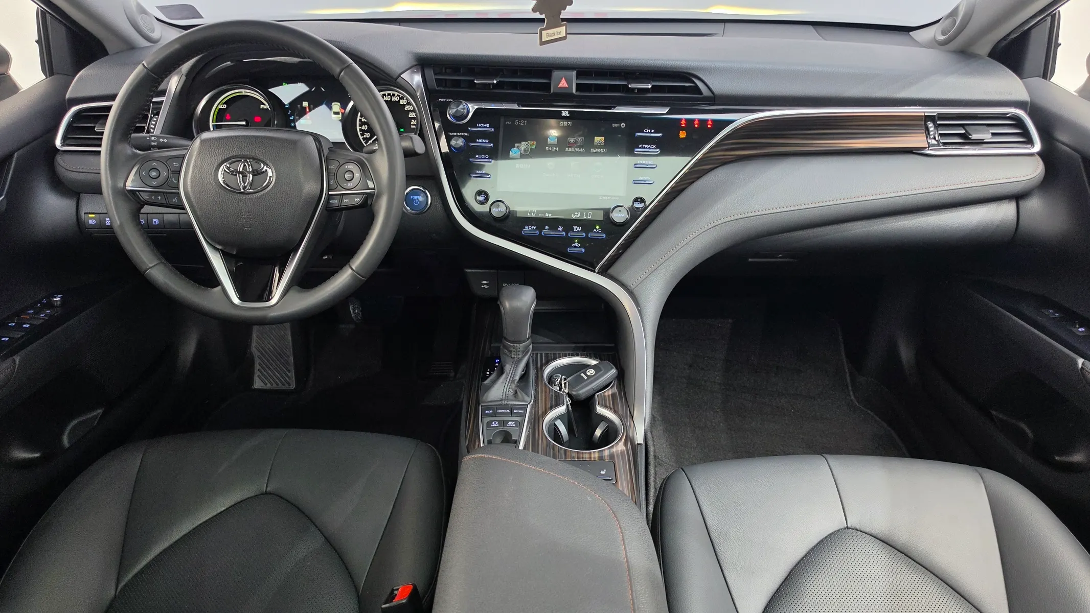 Toyota (XV70) 2.5 XLE 2018 4/5