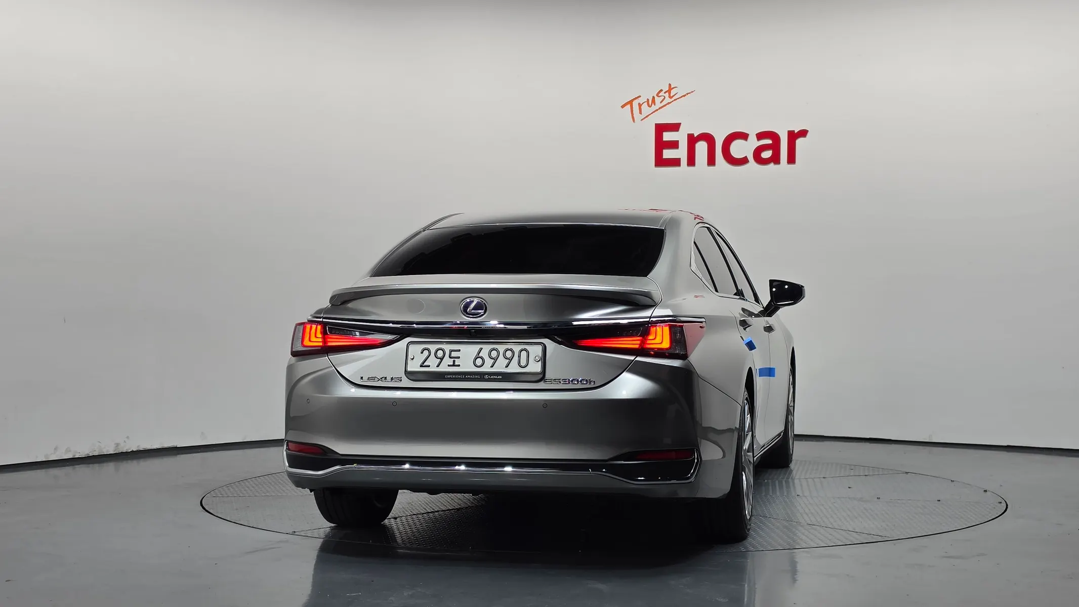 Lexus ES300h 7 2019 3/5