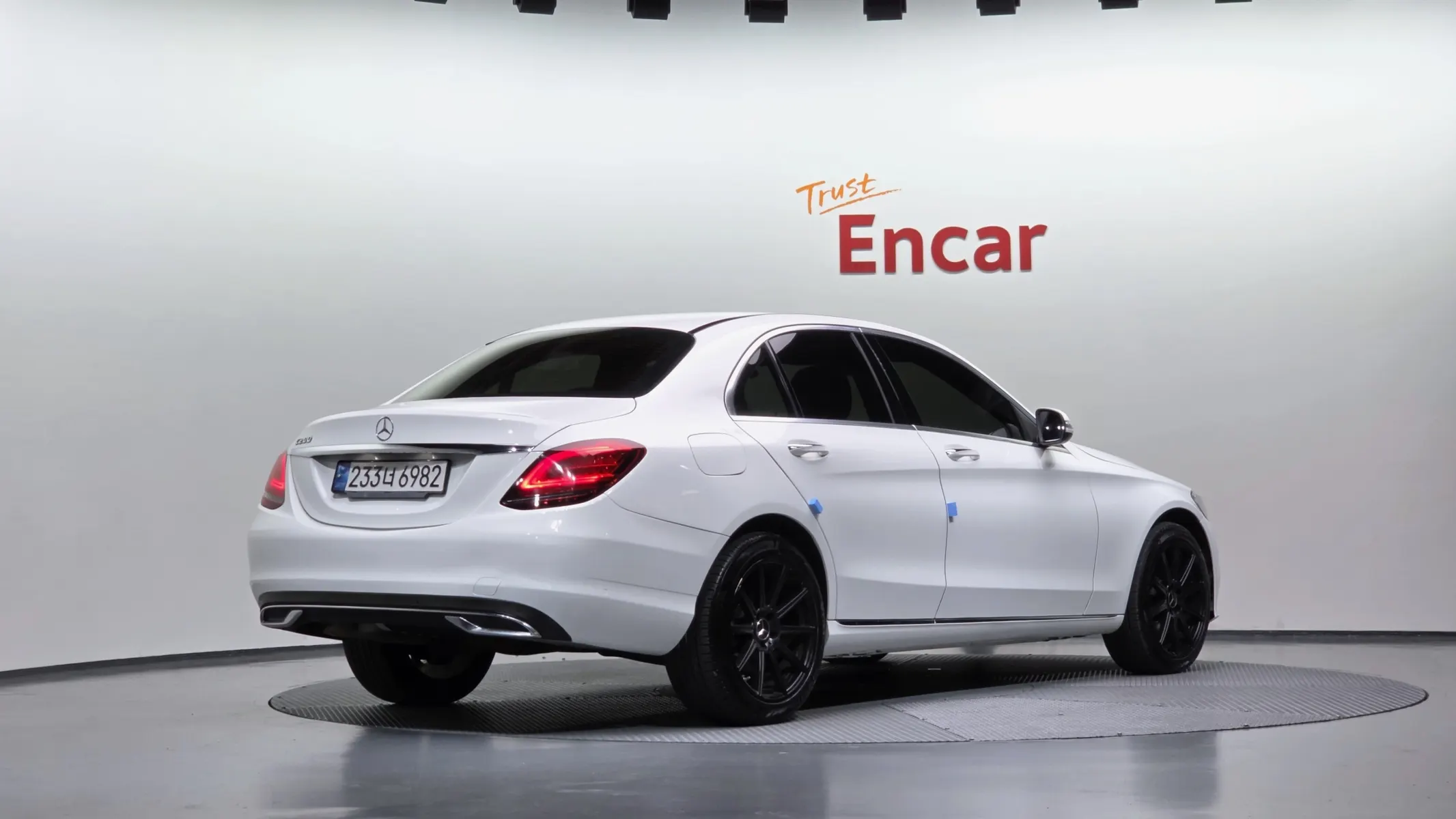 Mercedes-Benz C-Class W205 C200 2020 2/35