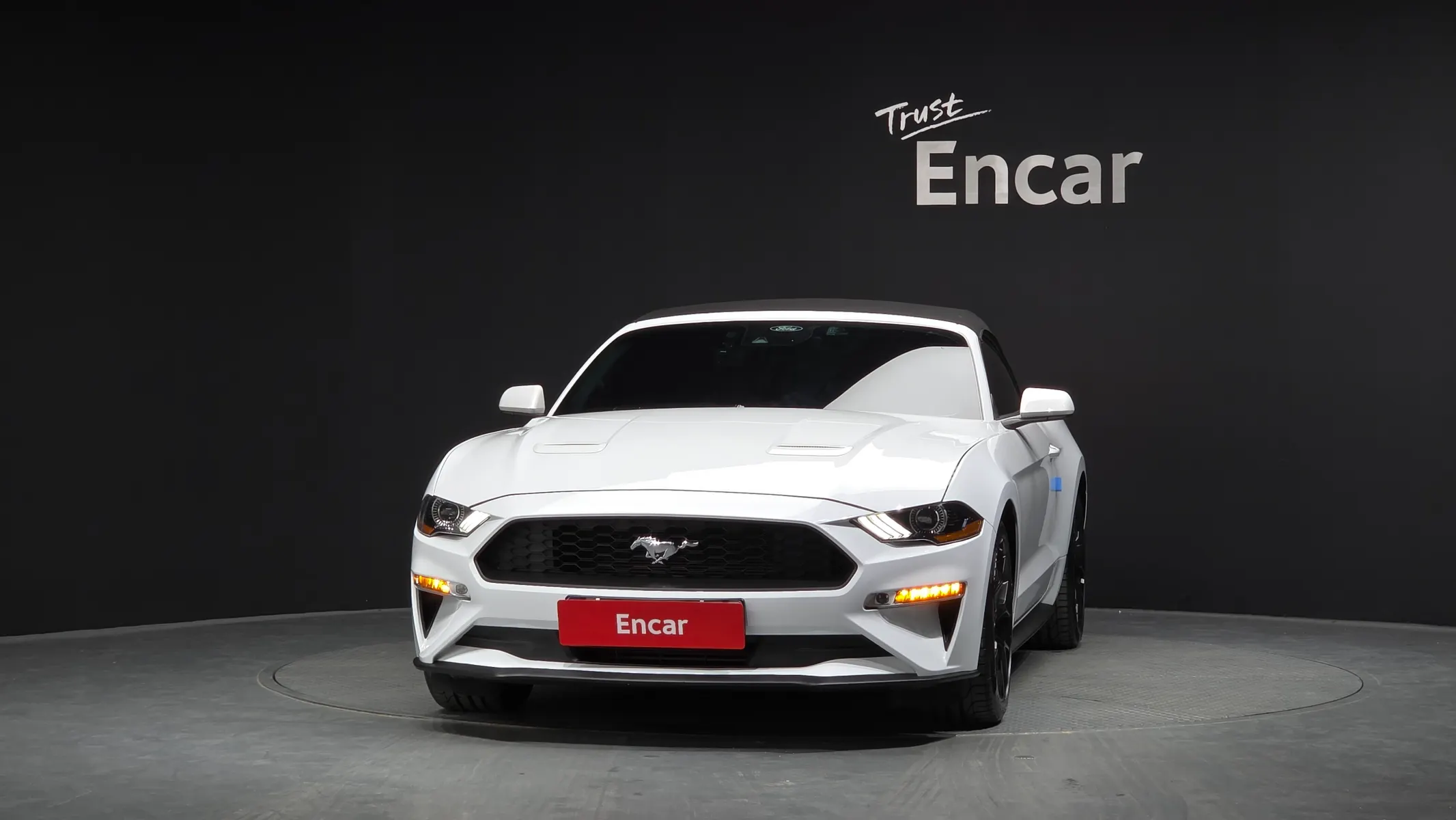 Ford 머스탱 2021 2/5