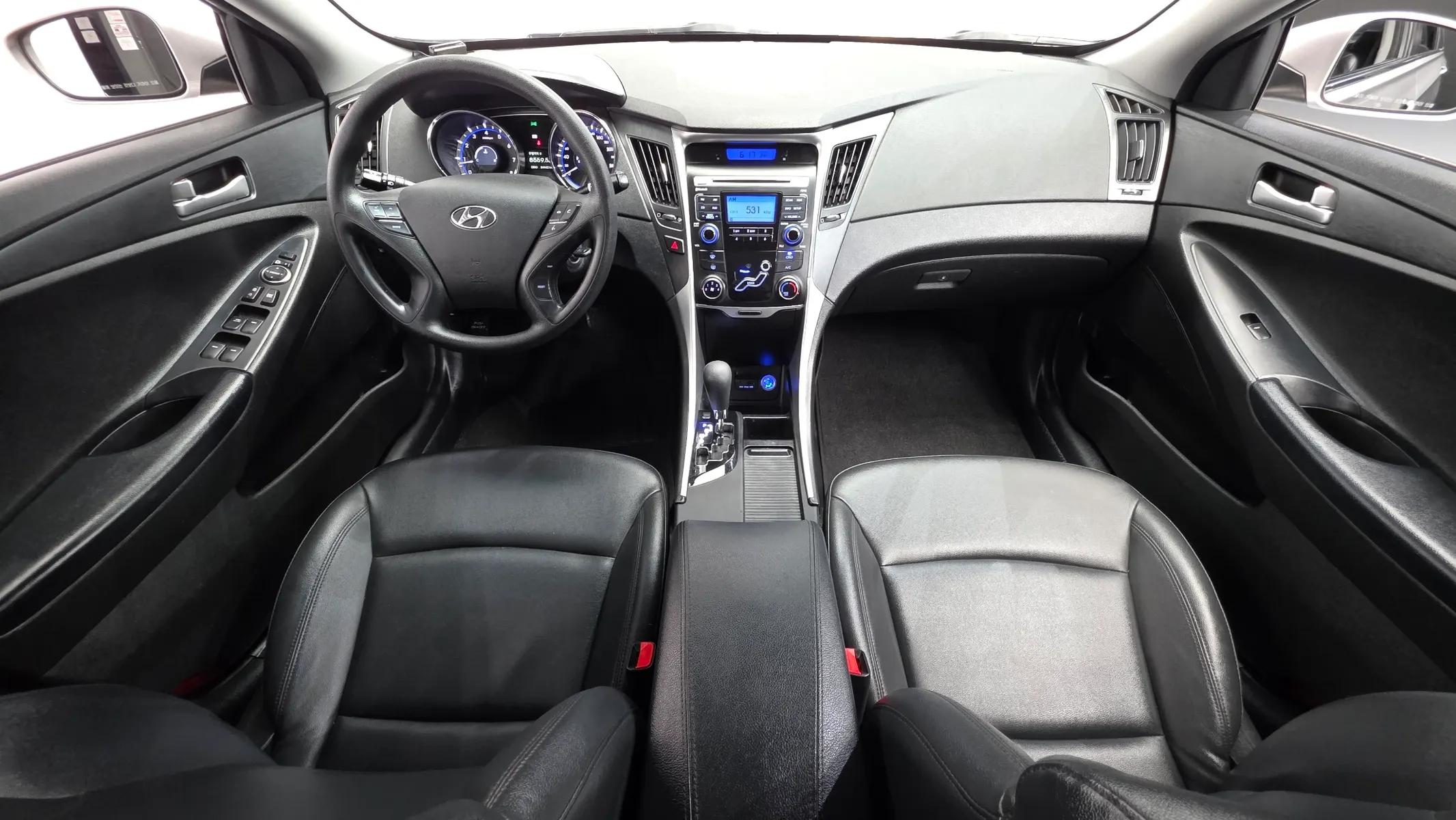 Hyundai YF LPI 2010 4/5