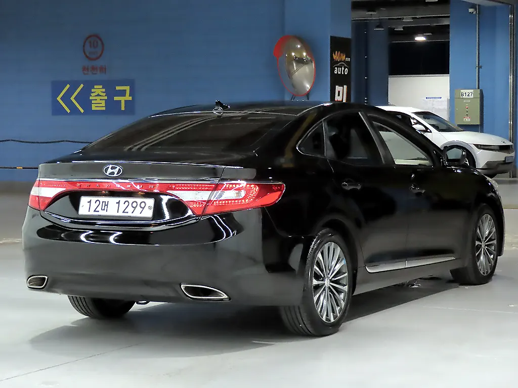 Hyundai Grandeur HG HG300 2013 2/5
