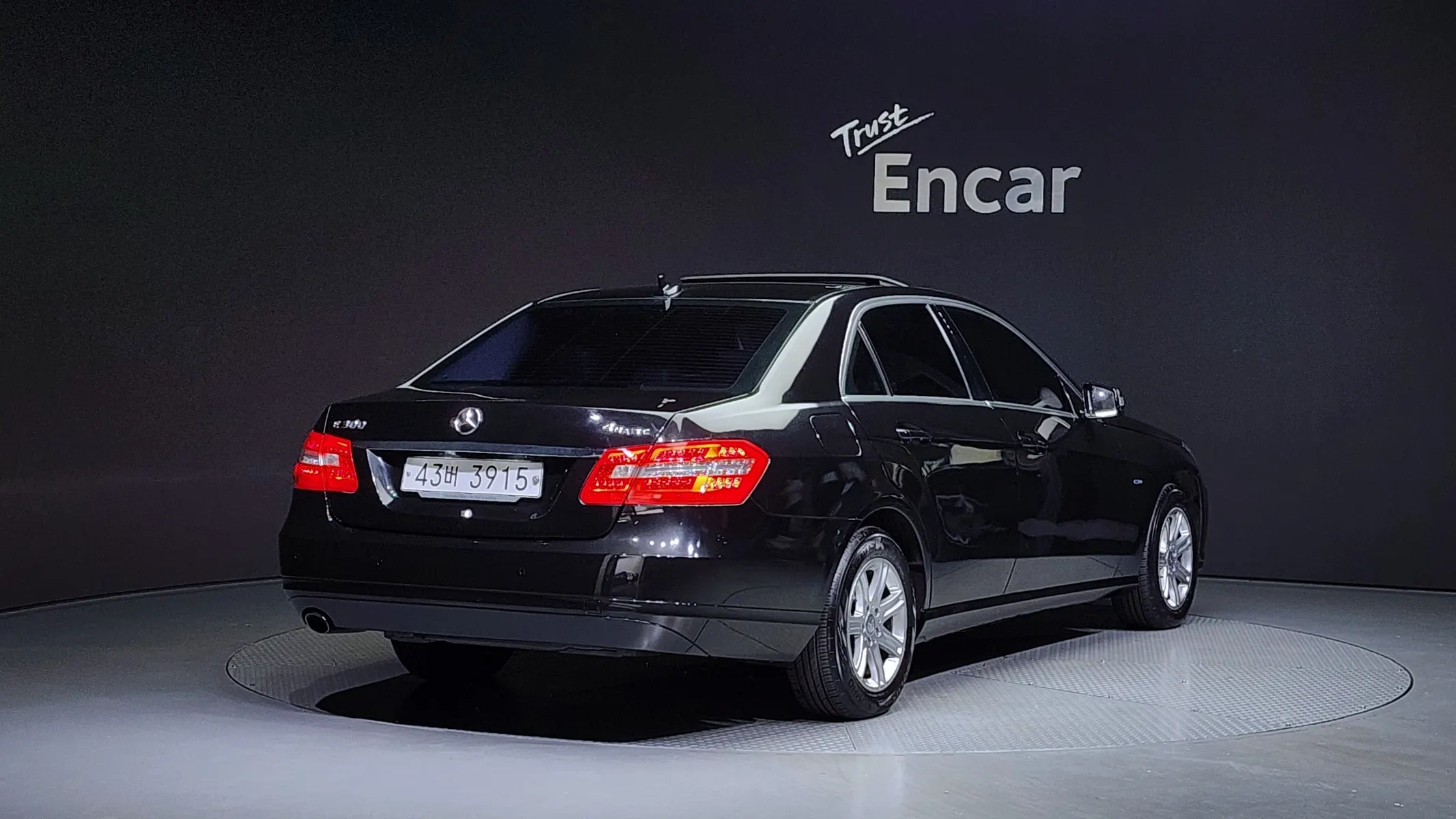 Mercedes-Benz E-Class W212 E200 CGI 2012 2/21