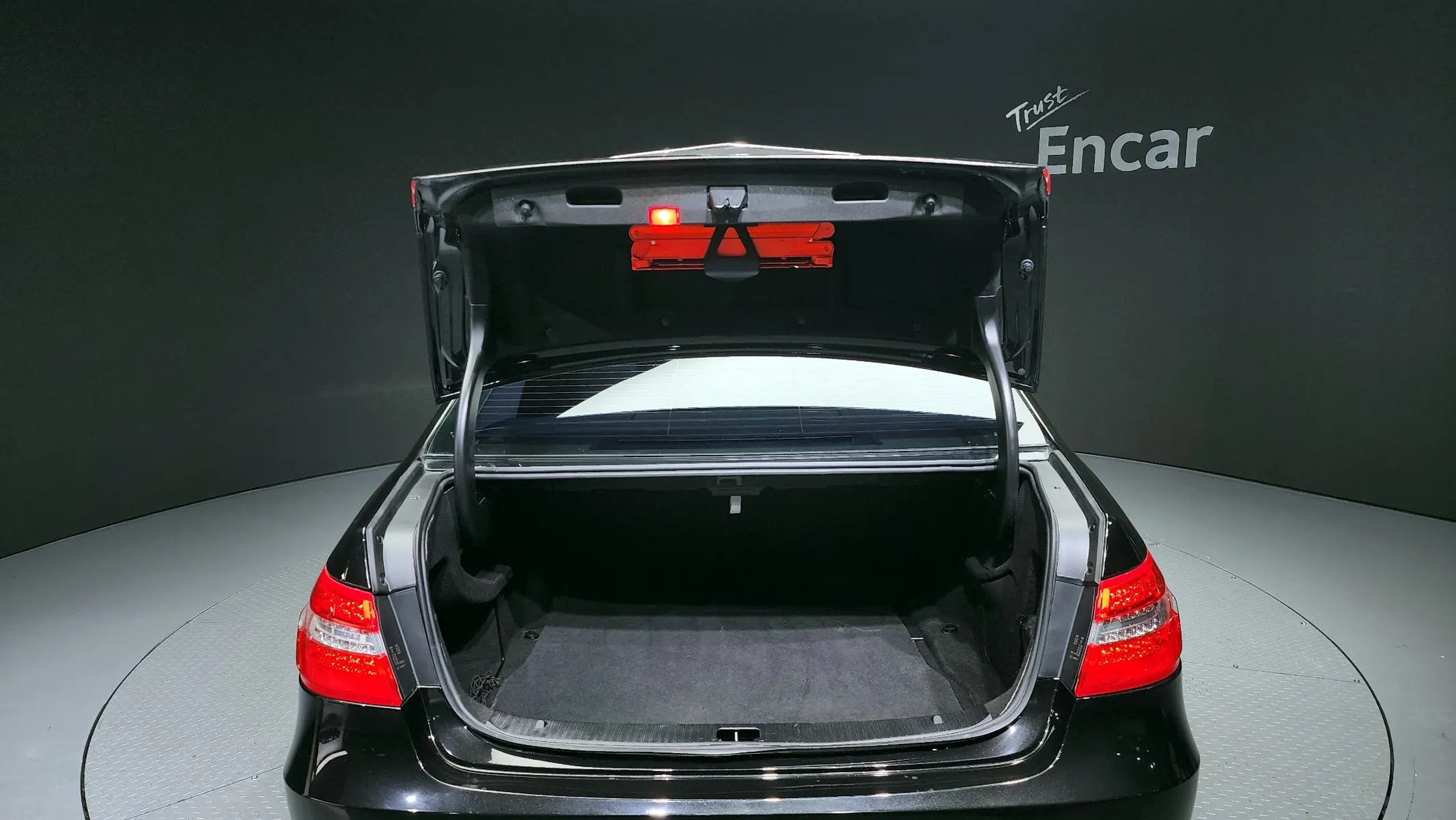 Mercedes-Benz E-Class W212 E200 CGI 2012 20/21