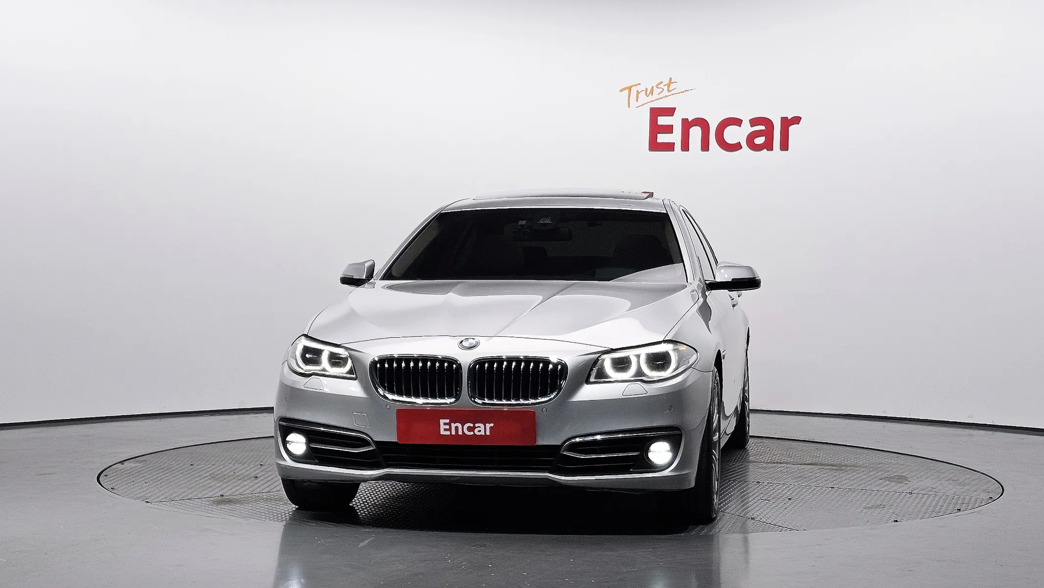 BMW 5 Series (F10) 520d xDrive 2015 3/21