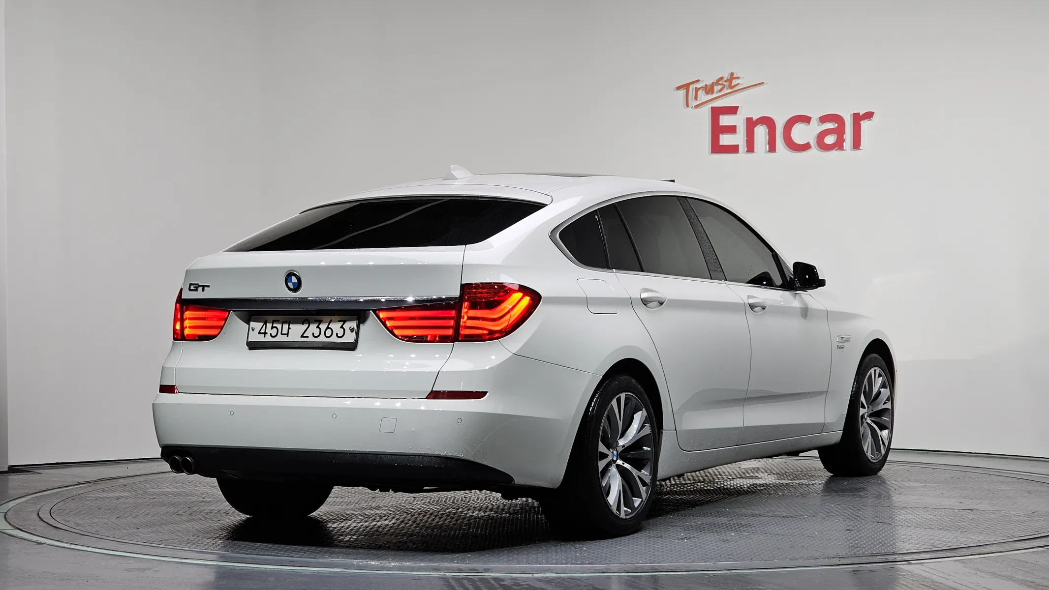 BMW 5 Series GT (F07) GT 30d xDrive 2012 2/21