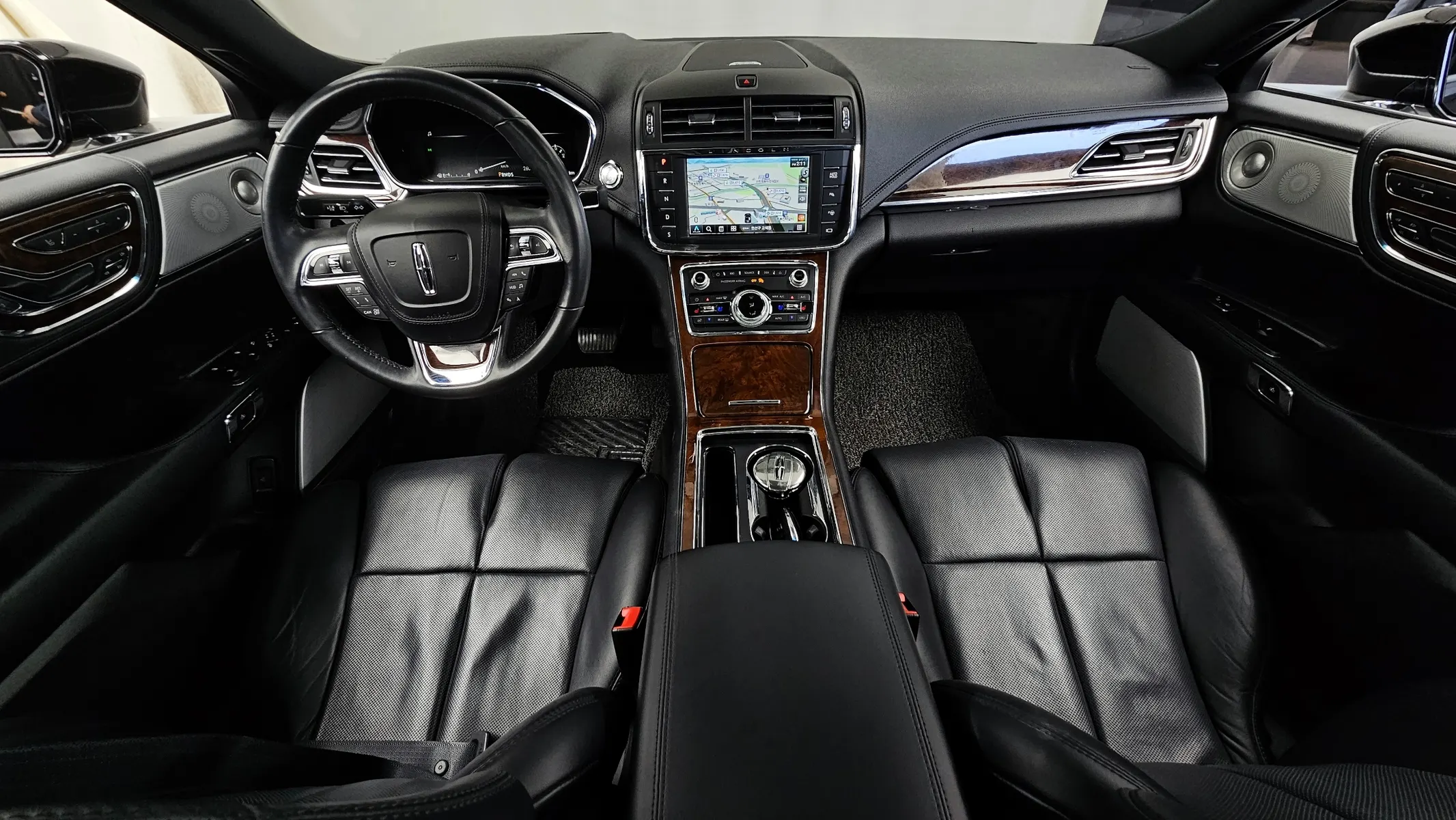 Lincoln 10 3.0 AWD 2019 4/5