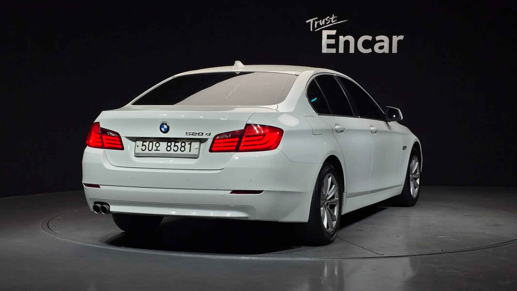 BMW 5 Series (F10) 520d 2012 2/21