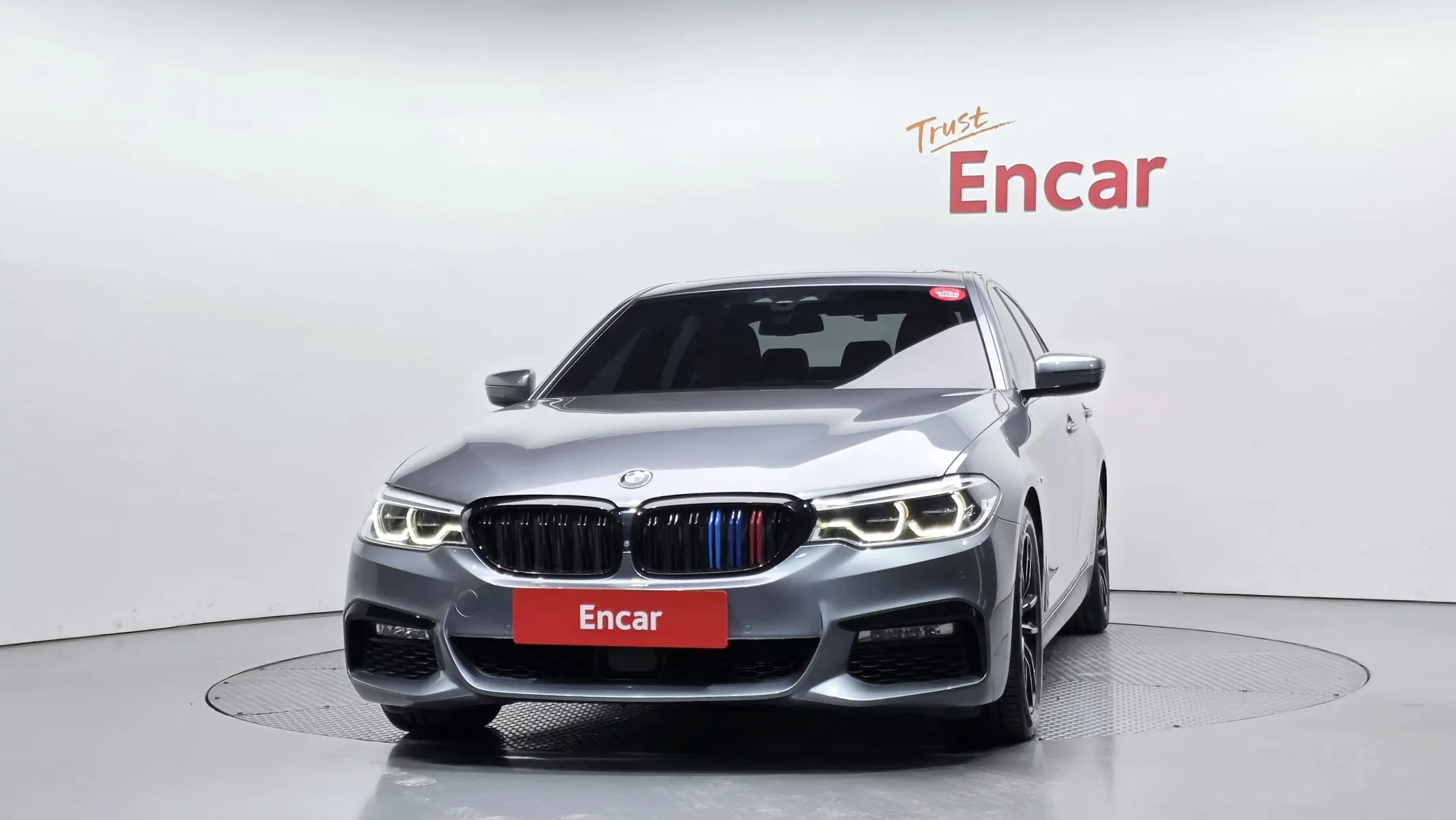 BMW 5 Series (G30) 520d xDrive M 2017 3/21