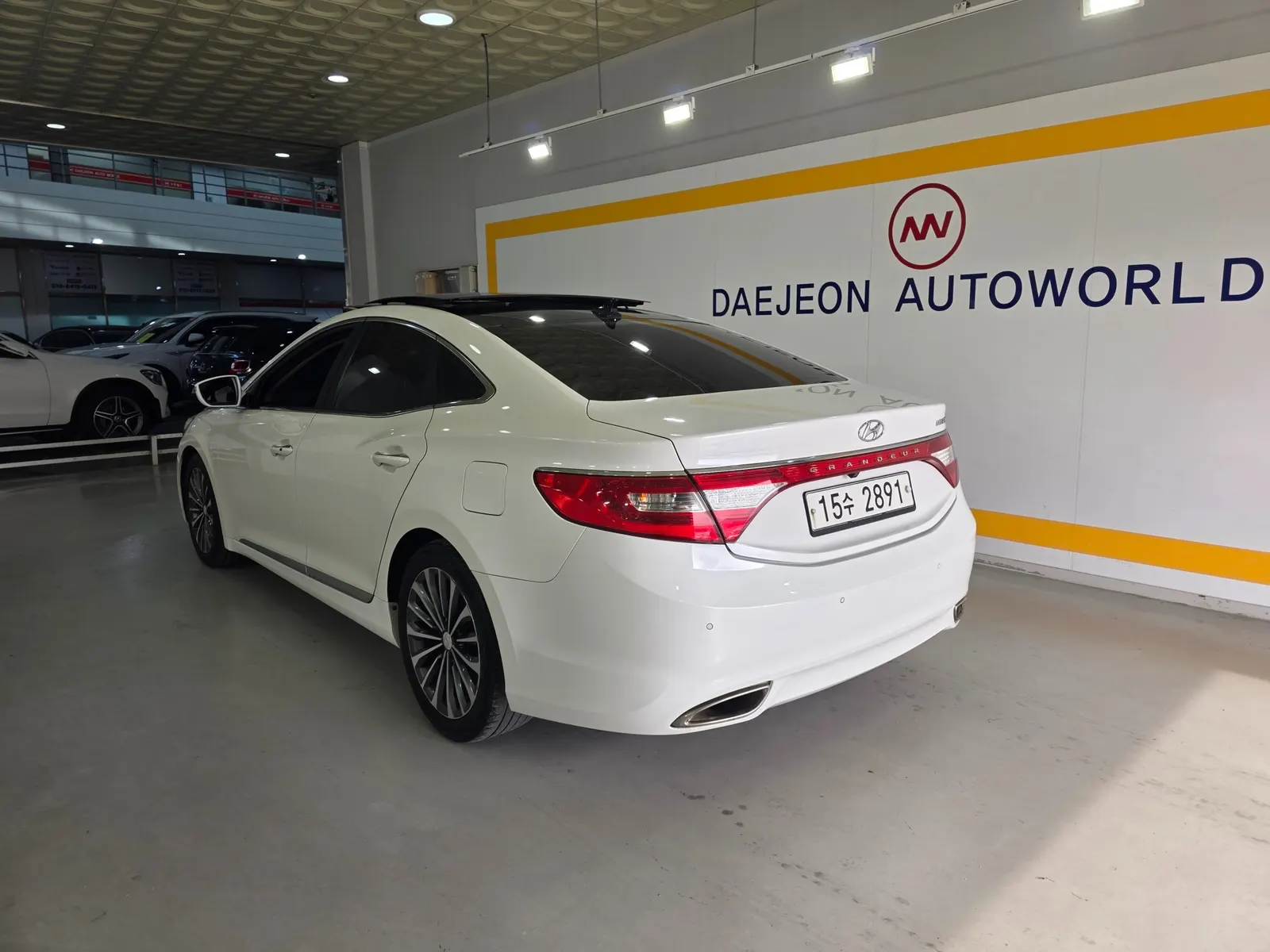 Hyundai Grandeur HG HG300 2013 2/4