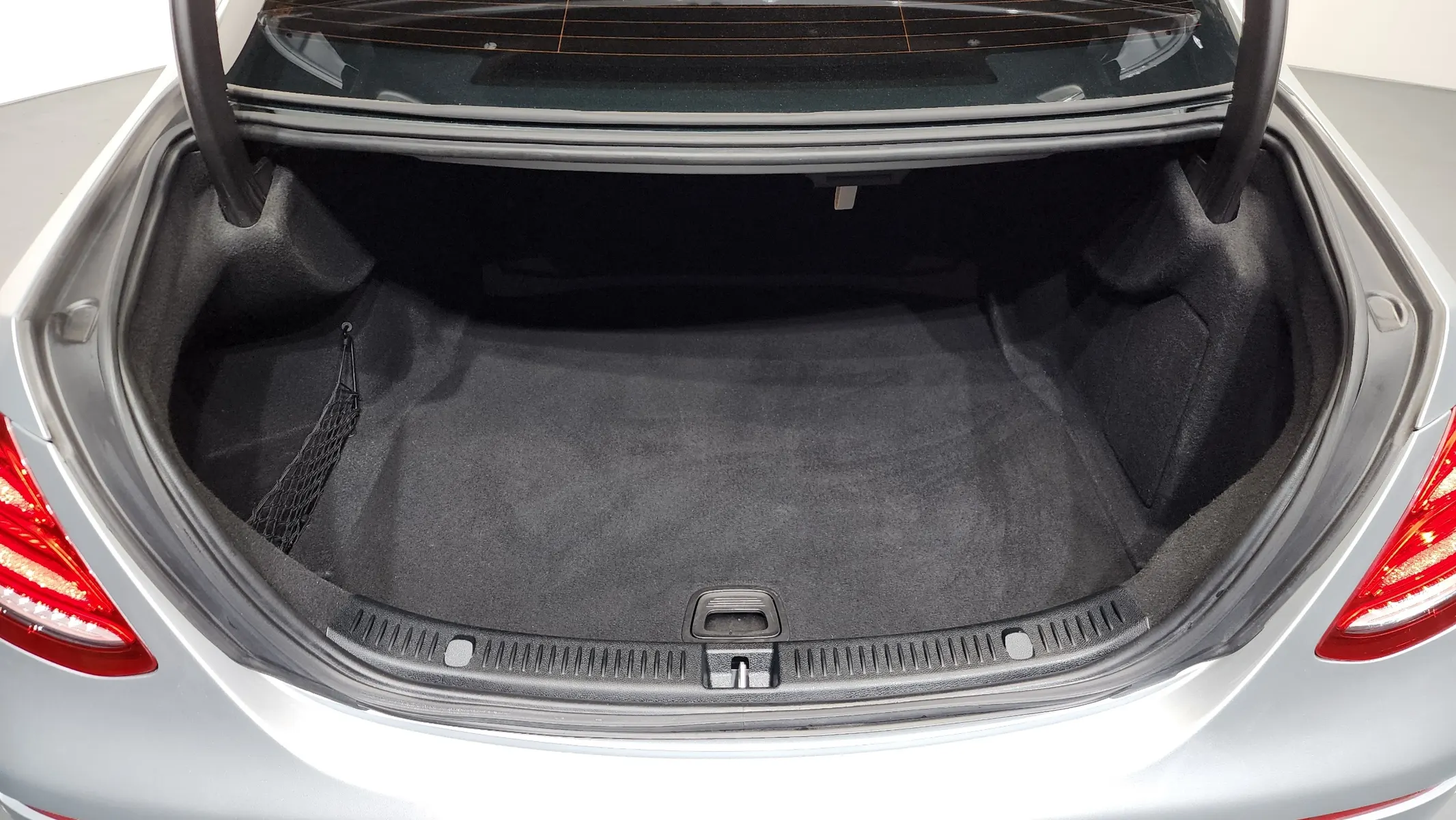 Mercedes-Benz E-Class W213 E200 2017 20/21