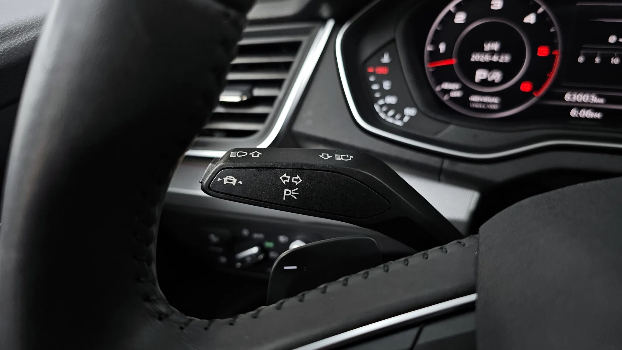 Audi Q5 (FY) 50 TDI 2020 34/35