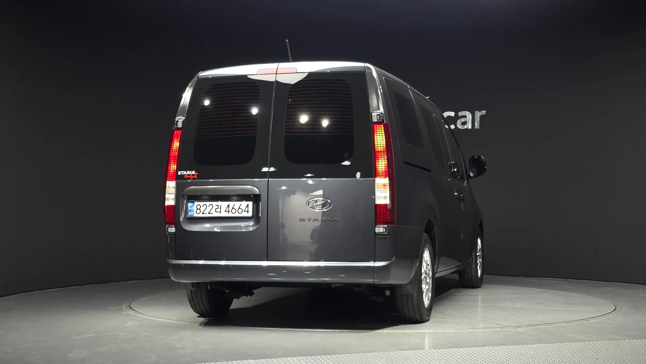 Hyundai Staria L3.5 5 2022 3/5