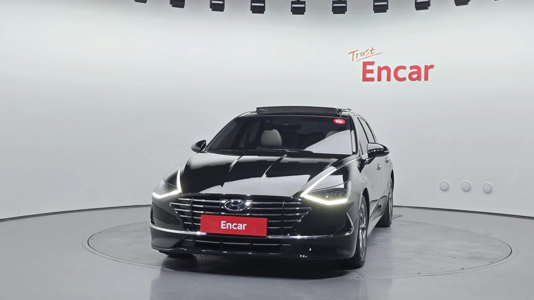 Hyundai (DN8) 2.0 2019 2/5
