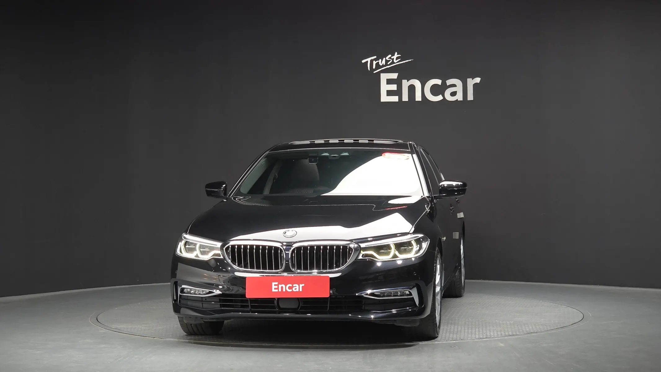 BMW 5 Series (G30) 530i xDrive 2018 2/36