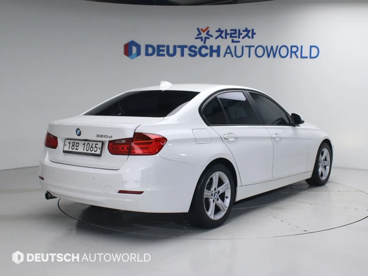 BMW 3 Series (F30) 320d 2014 3/26