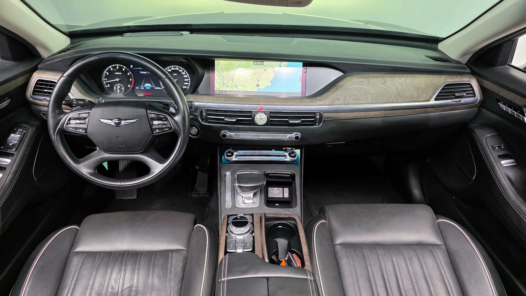Genesis G90 3.8 AWD 2019 4/5