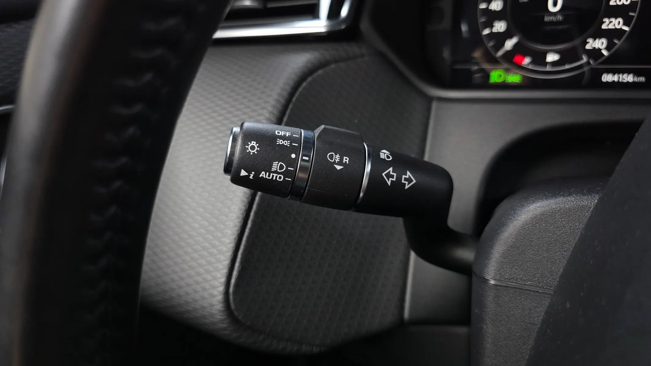 Land Rover 레인지로버 벨라 2.0 D240 SE 2018 31/32