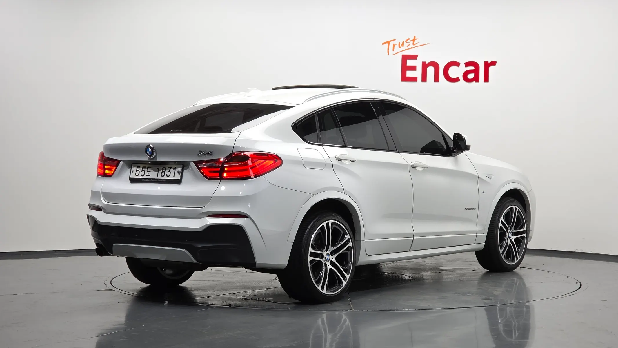 BMW X4 (F26) xDrive20d M 2018 2/33