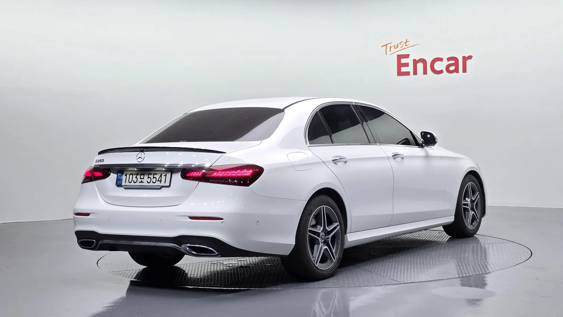 Mercedes-Benz E-Class W213 E250 AMG Line 2023 2/21