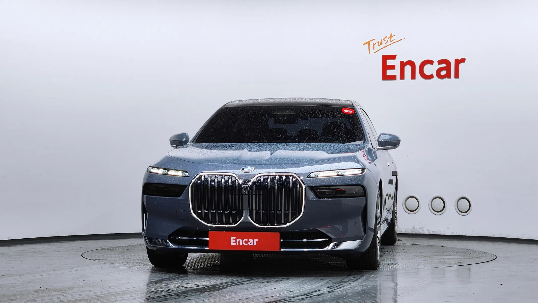 BMW 7 Series (G70) 740i sDrive 2023 3/44