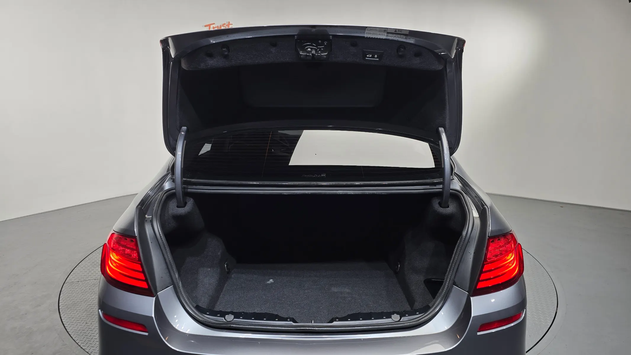 BMW 5 Series (F10) 520d M 2015 20/21