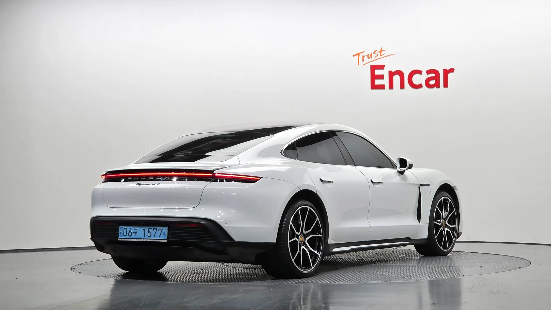 Porsche 타이칸 2023 2/21