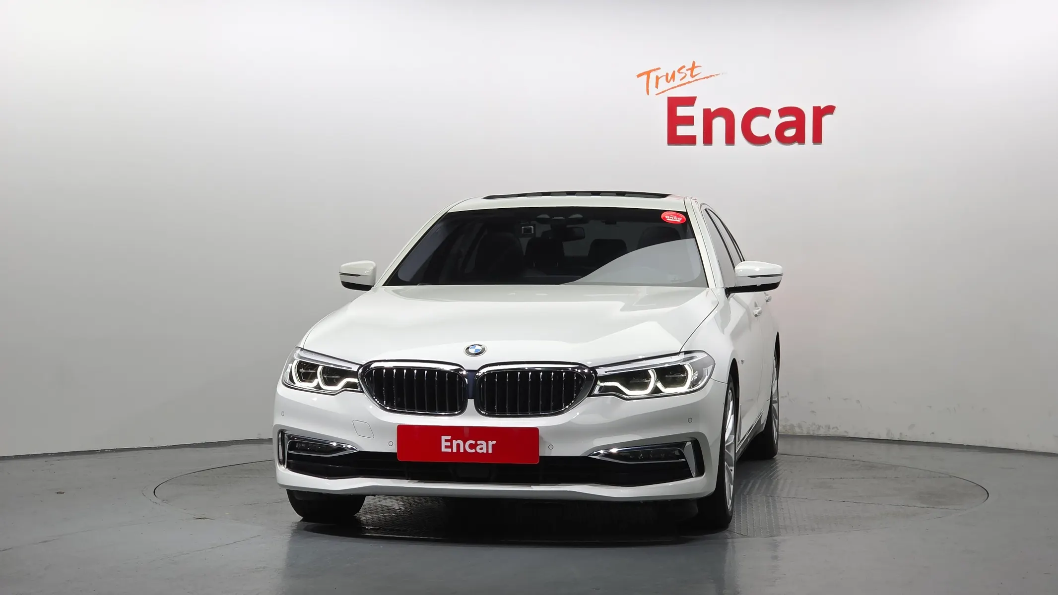 BMW 5 Series (G30) 530i 2018 3/34