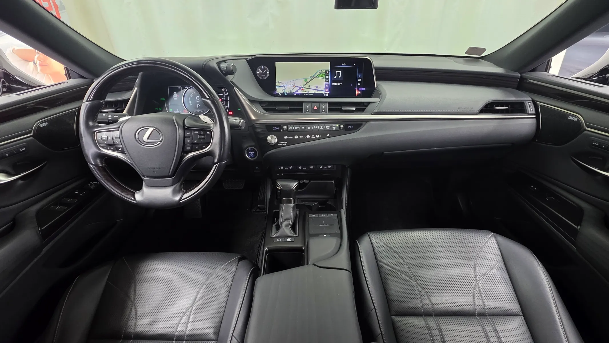 Lexus ES300h 7 2021 4/5