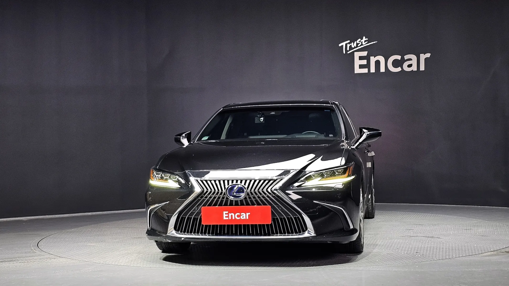 Lexus ES300h 7 2021 2/5