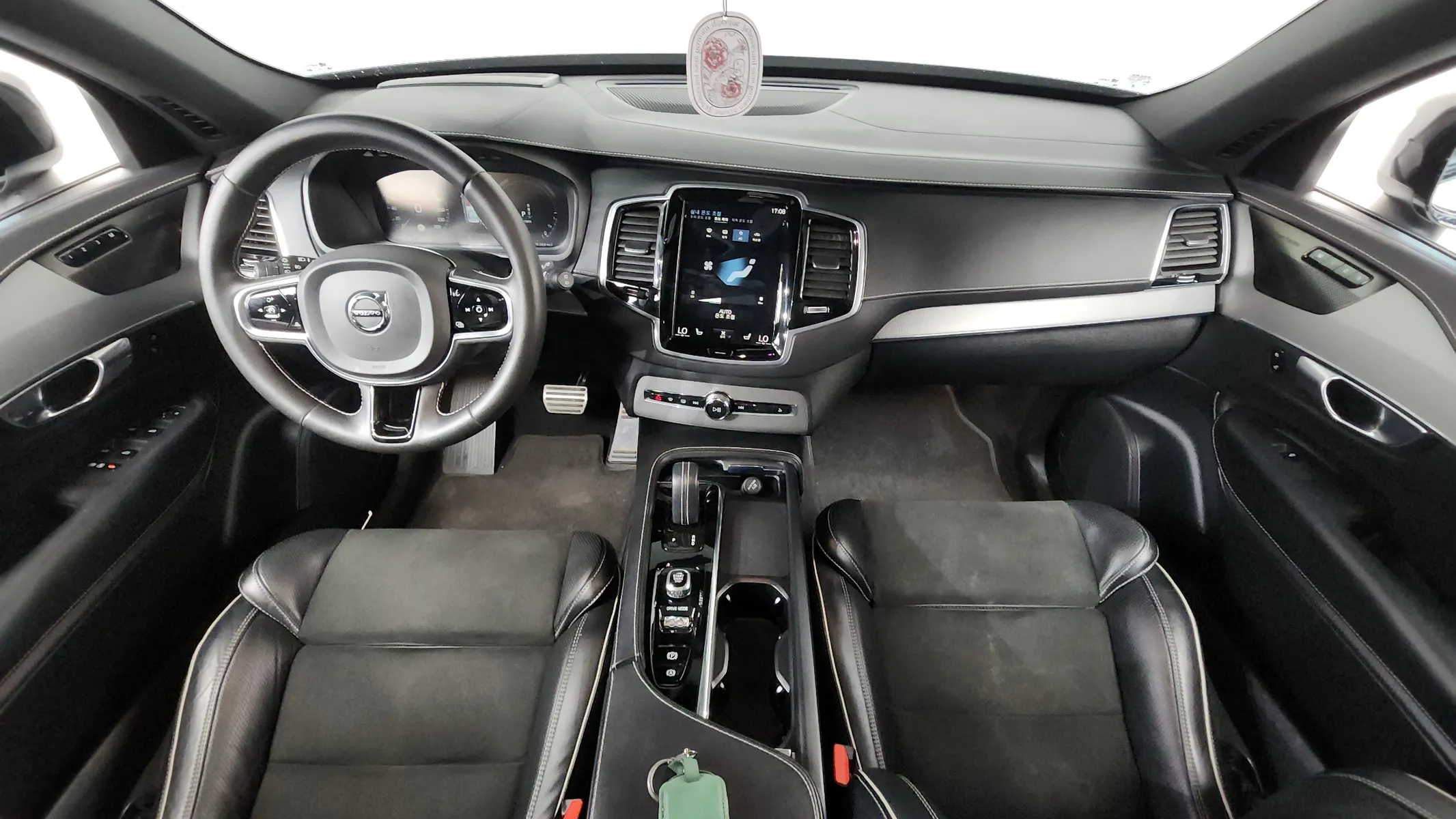Volvo XC90 2 T8 R- 2021 4/5
