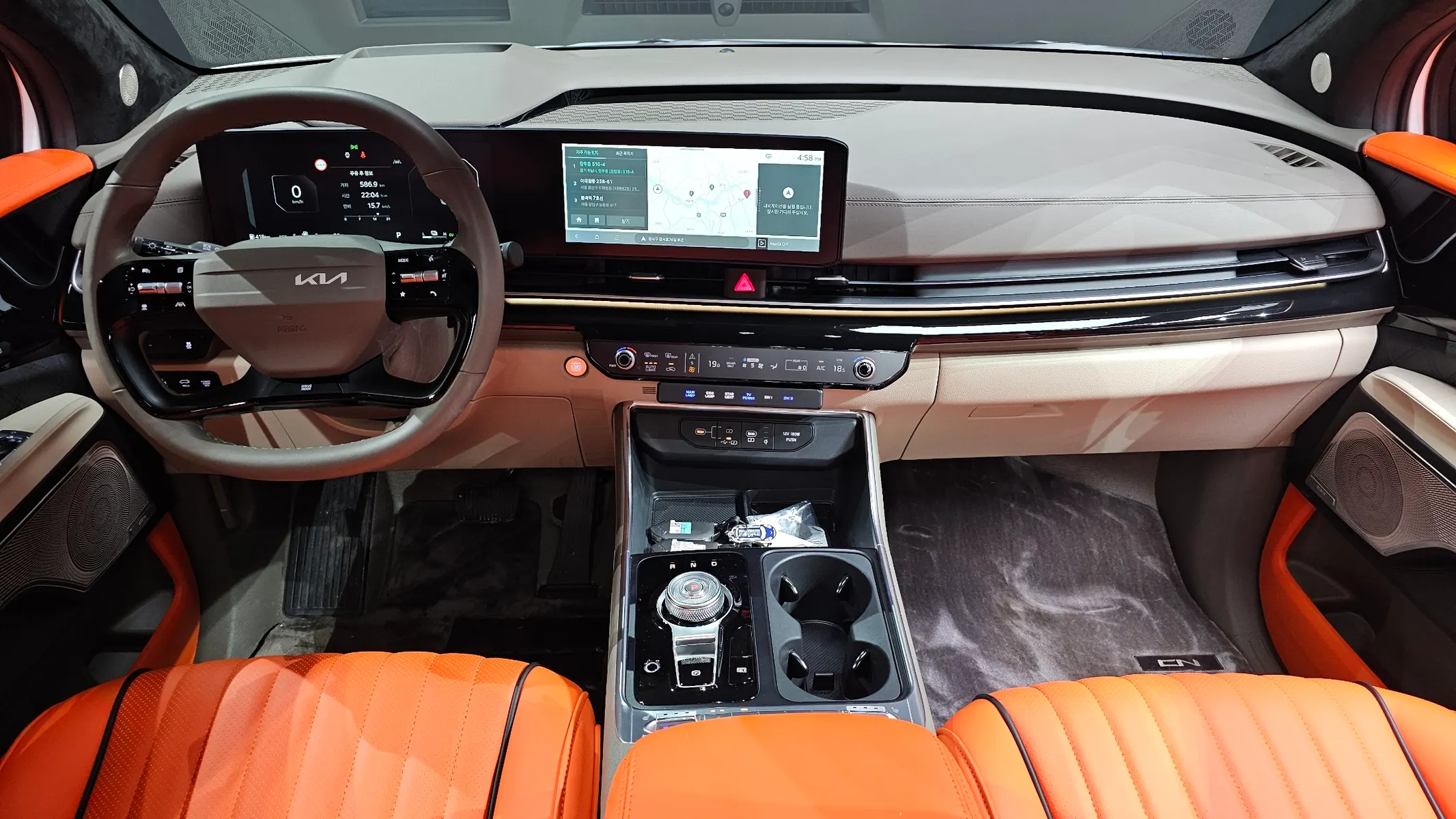 Kia 4 HEV 9 () 2025 4/5