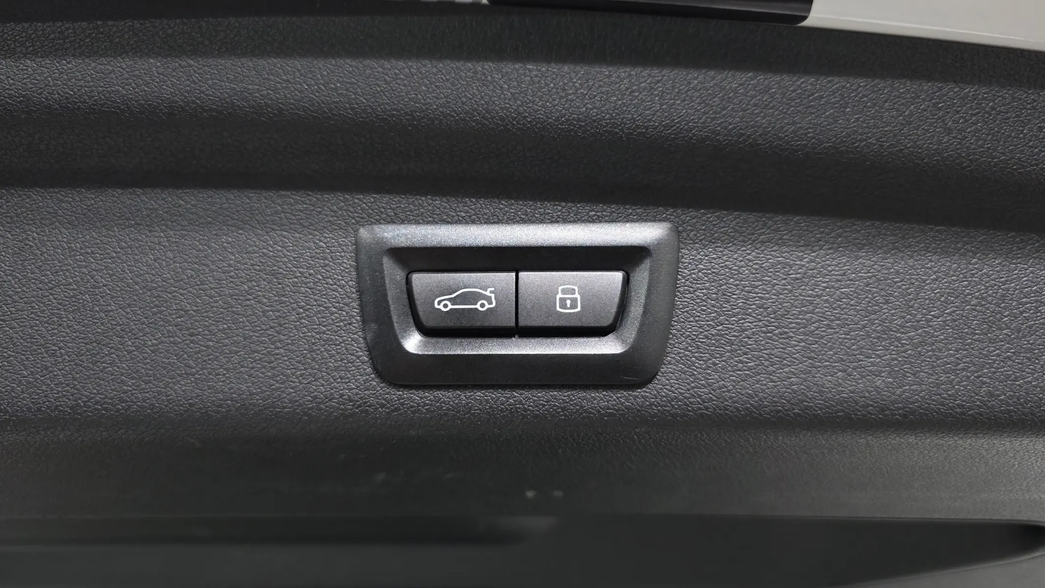 BMW 2 Series Tourer (U06) 220i 2023 31/32