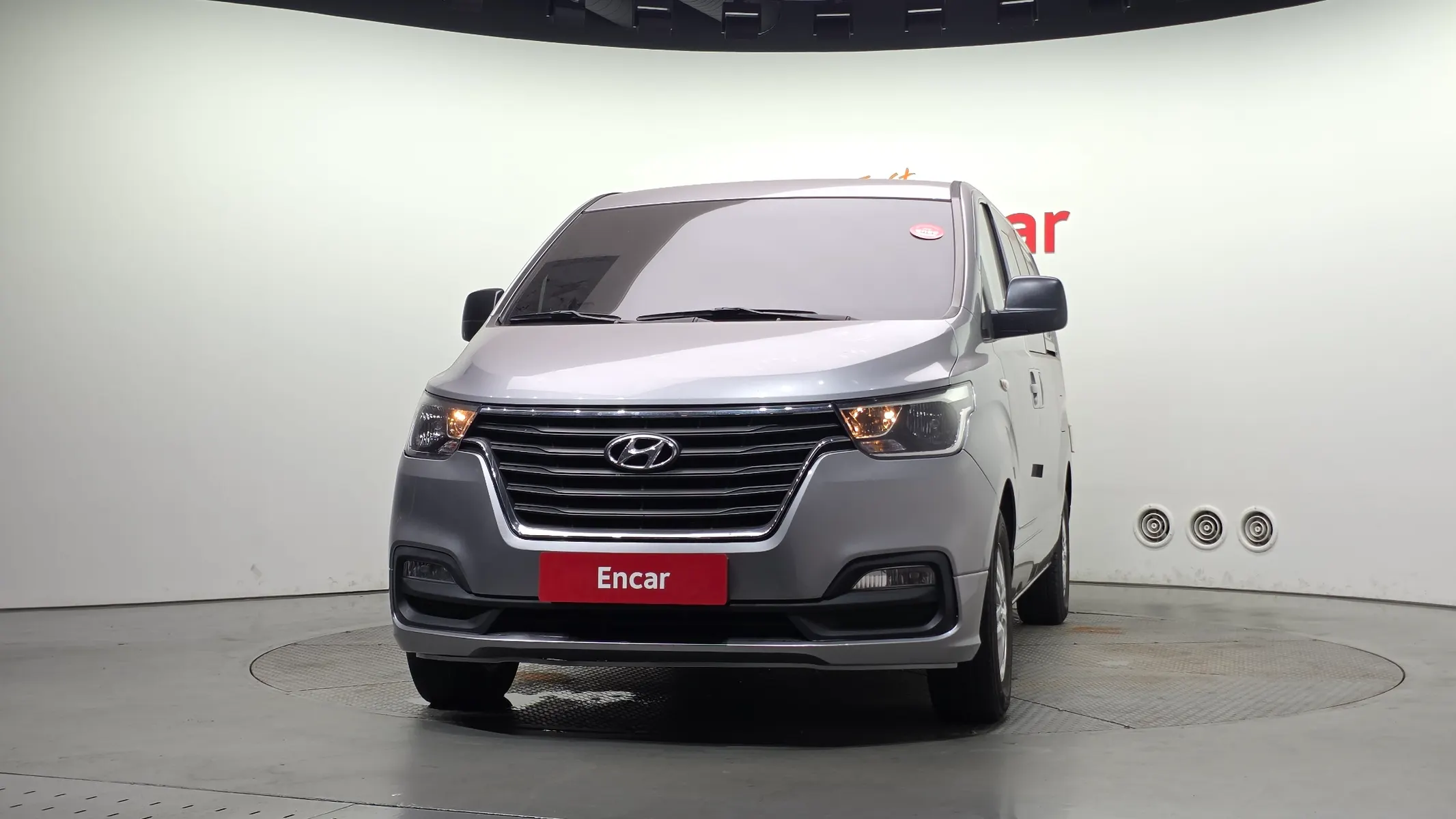 Hyundai 그랜드 스타렉스 2018 2/5