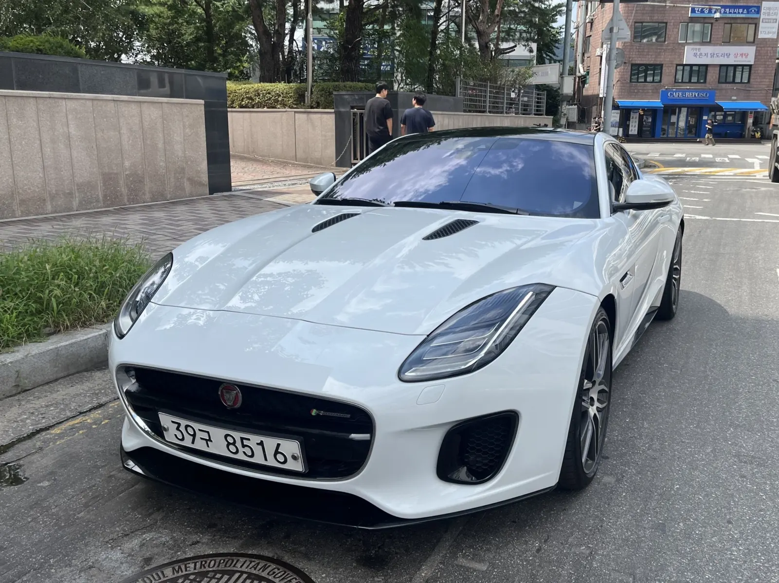 Jaguar F-TYPE P380 R- 2018 2/5