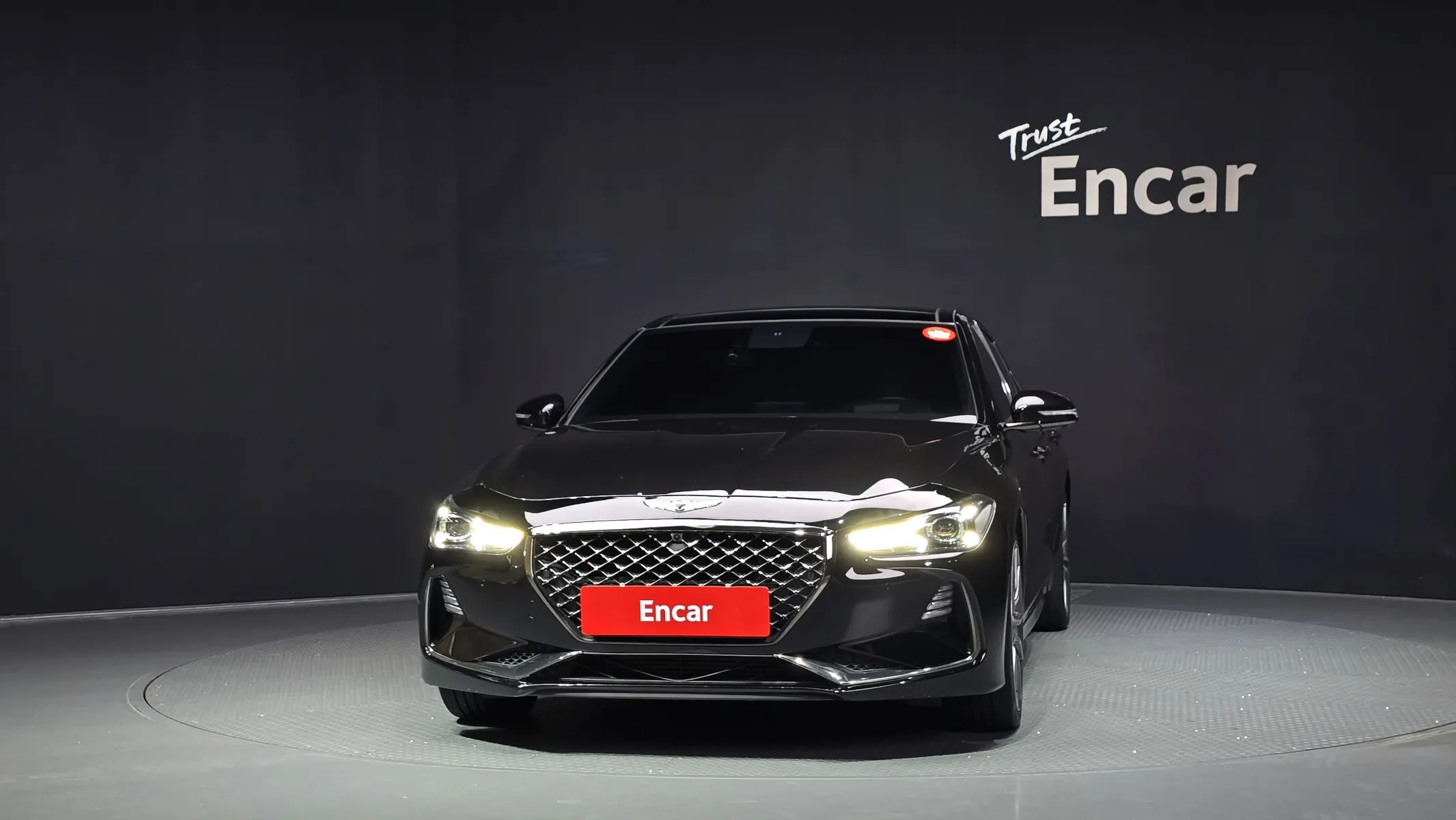 Genesis G70 2.0T 2018 2/5