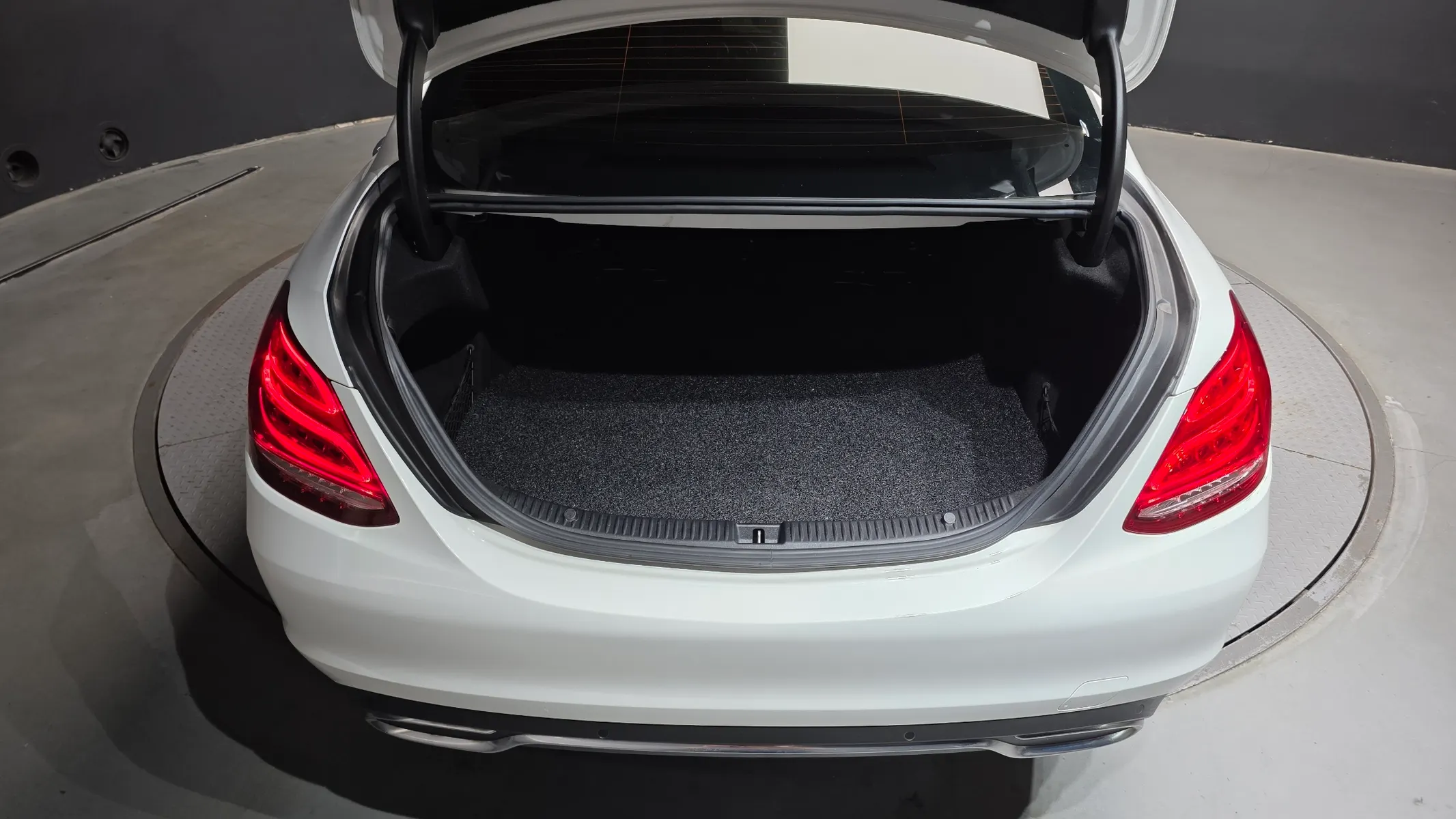 Mercedes-Benz C-Class W205 C220 d 2015 30/31
