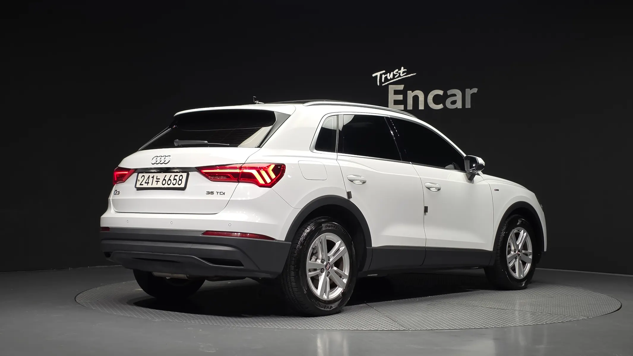 Audi Q3 (F3) 35 TDI 2020 2/32